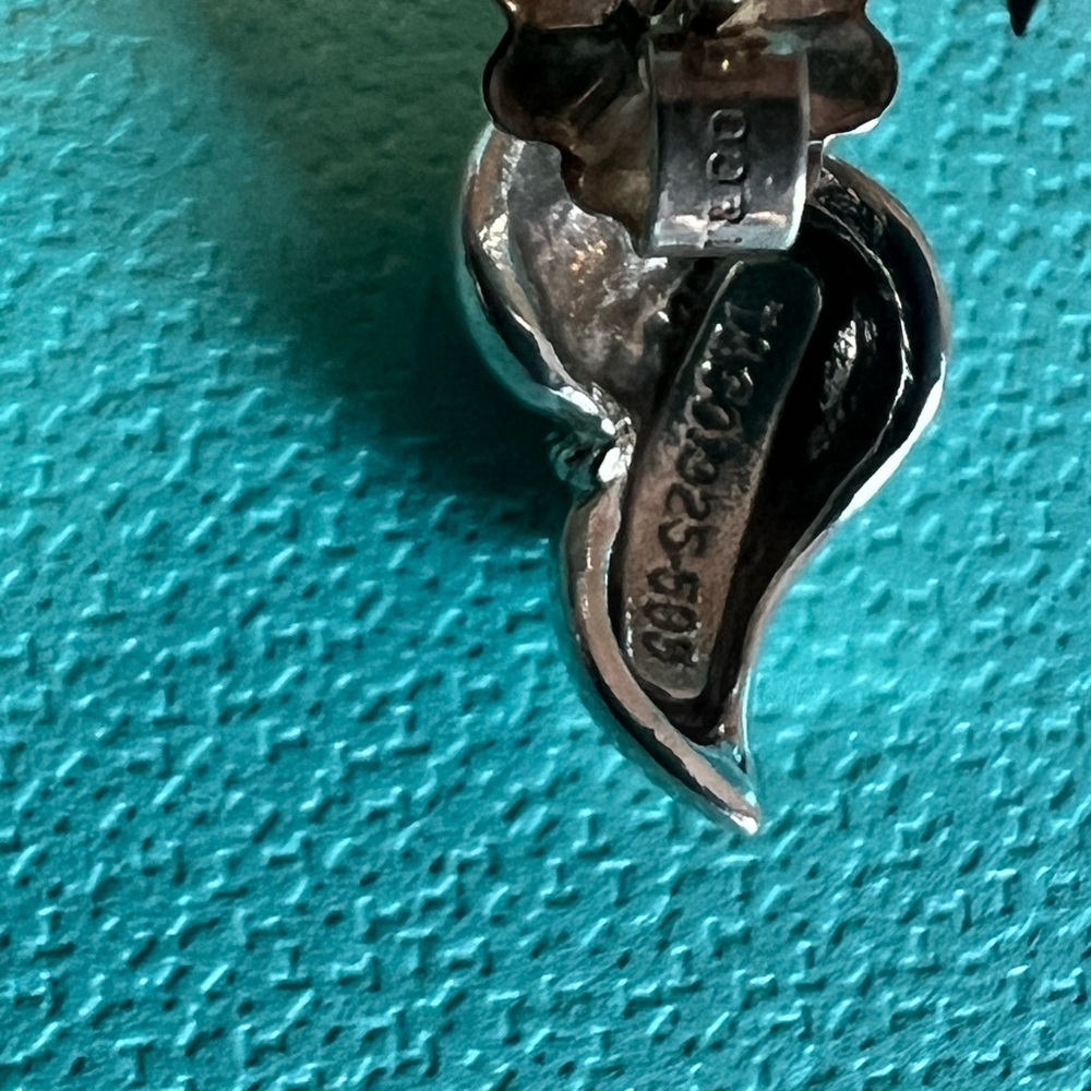 🌸🌸 Authentic Tiffany & Co. Vintage Earrings - Picture 4 of 9
